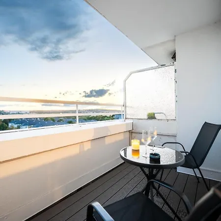 Luxusapartment Mit Whirlpool Ueber شقة