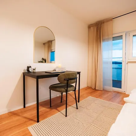 Luxusapartment Mit Whirlpool Ueber شقة