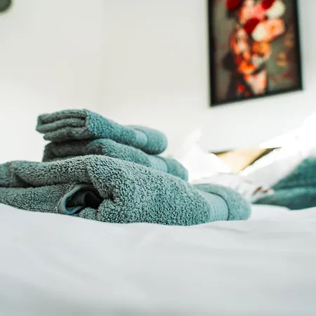 Luxusapartment Mit Whirlpool Ueber شقة *
